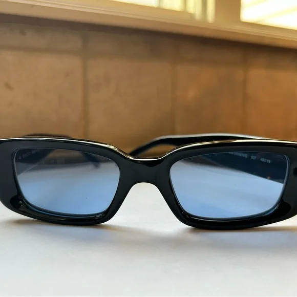 Gucci | Accessories | Gucci Vintage Sunglasses Blue Lens  display picture 1